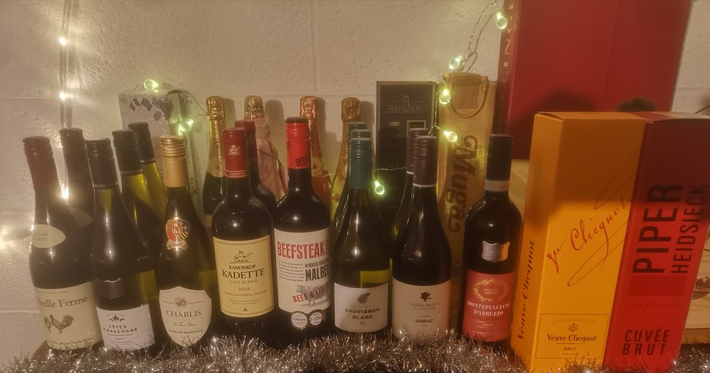 Christmas time, mistletoe and wine (well, don’t worry too much about the&nbsp;mistletoe)